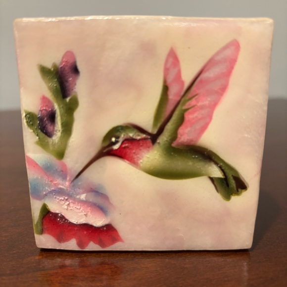 Capiz Shell Hummingbird Flower Trinket Box Airbrushed by Hand in the Phillipines - Picture 1 of 9